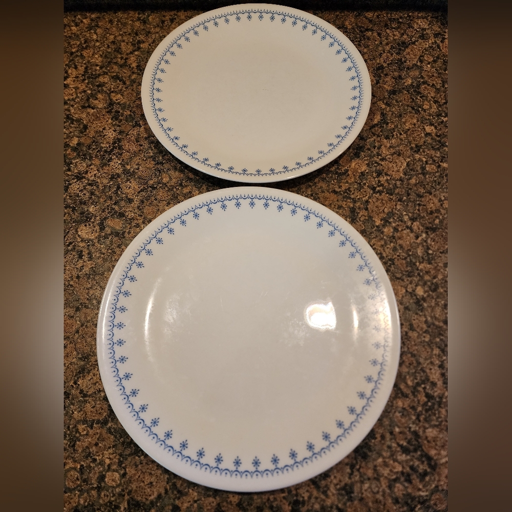 Corelle Snowflake 10 1/4" Plate, Set of 2